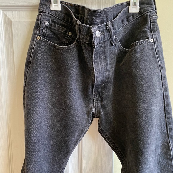 Urban Renewal Black Washed Levi Women’s Jeans - Picture 3 of 6